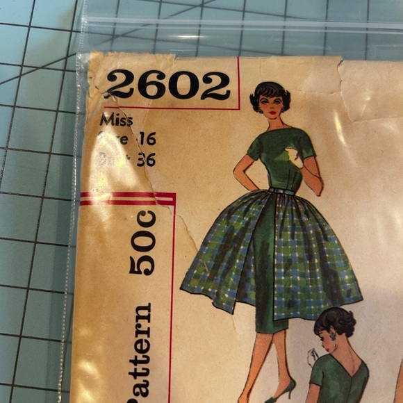 Simplicity 2602 size 16 bust 36 EUC - Picture 2 of 2